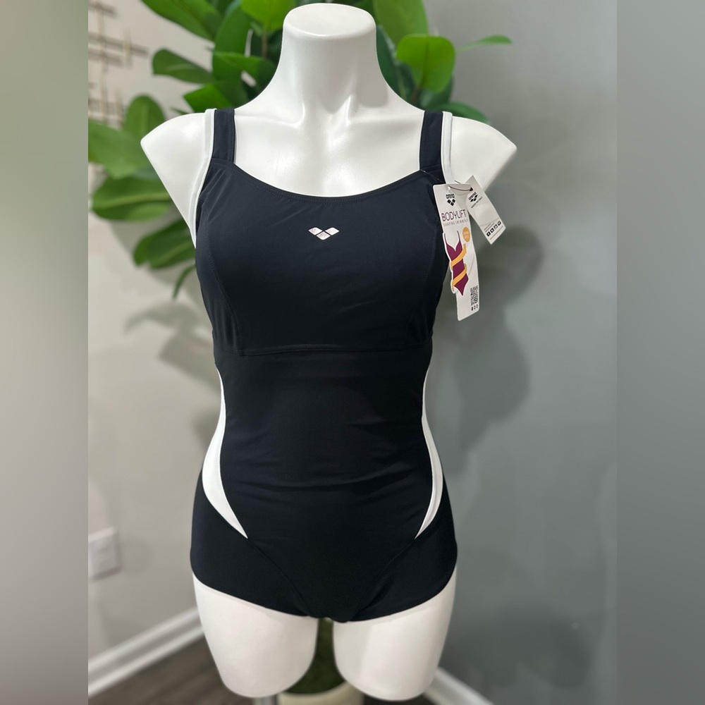 New Arena Women’s  Body lift Swimsuit MAKIMURAX C-CUP size 38 /12